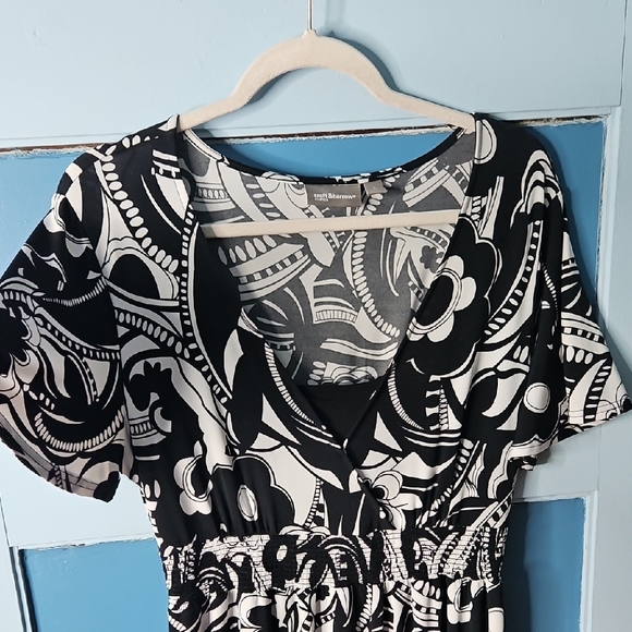 Croft & Barrow Black and White Floral Dress - Picture 3 of 9